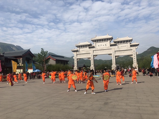 高舉五四旗幟 勇?lián)l(fā)展重任 ——金陵建工集團(tuán)五四青年節(jié)活動(dòng)